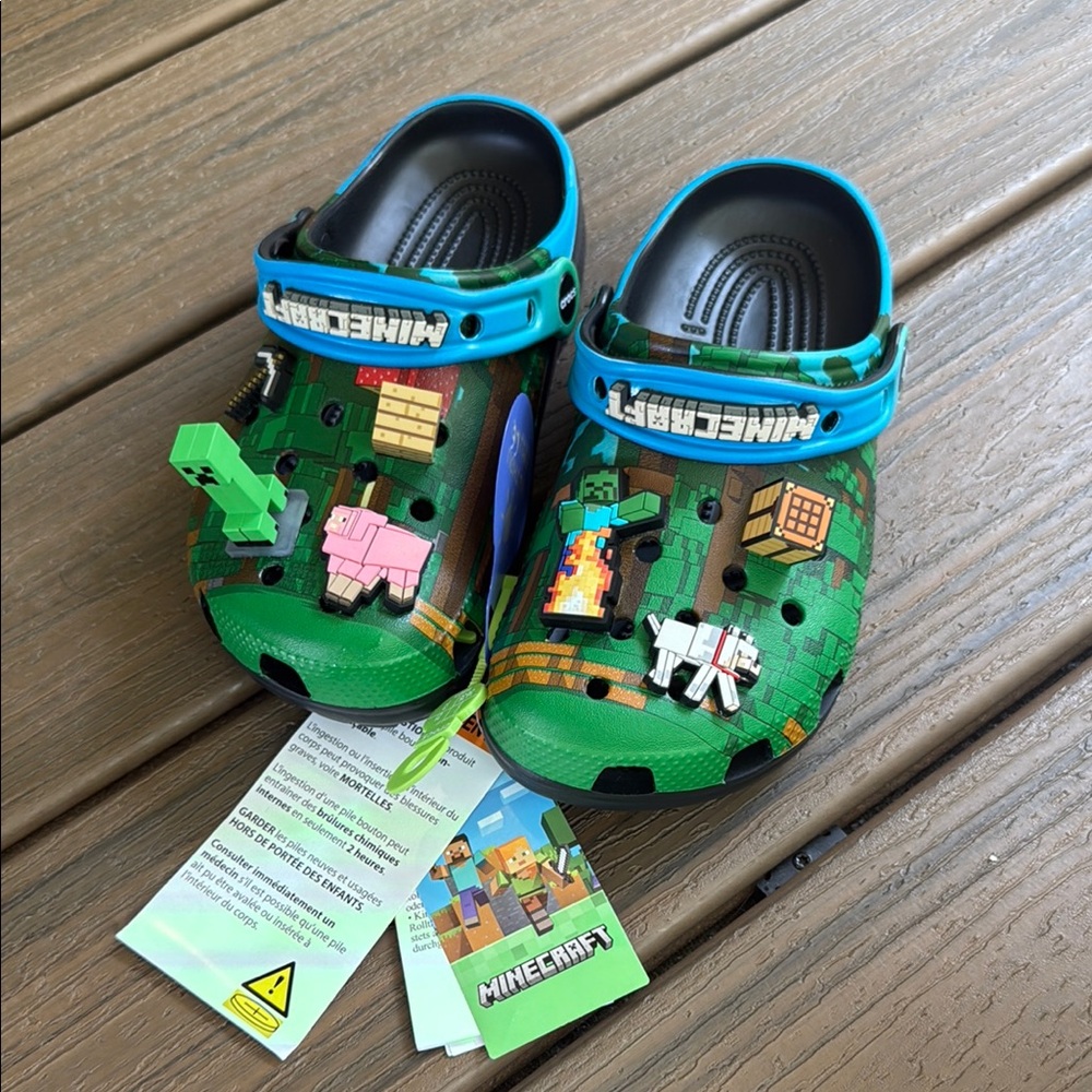 NWT size 3 MINECRAFT CROCS